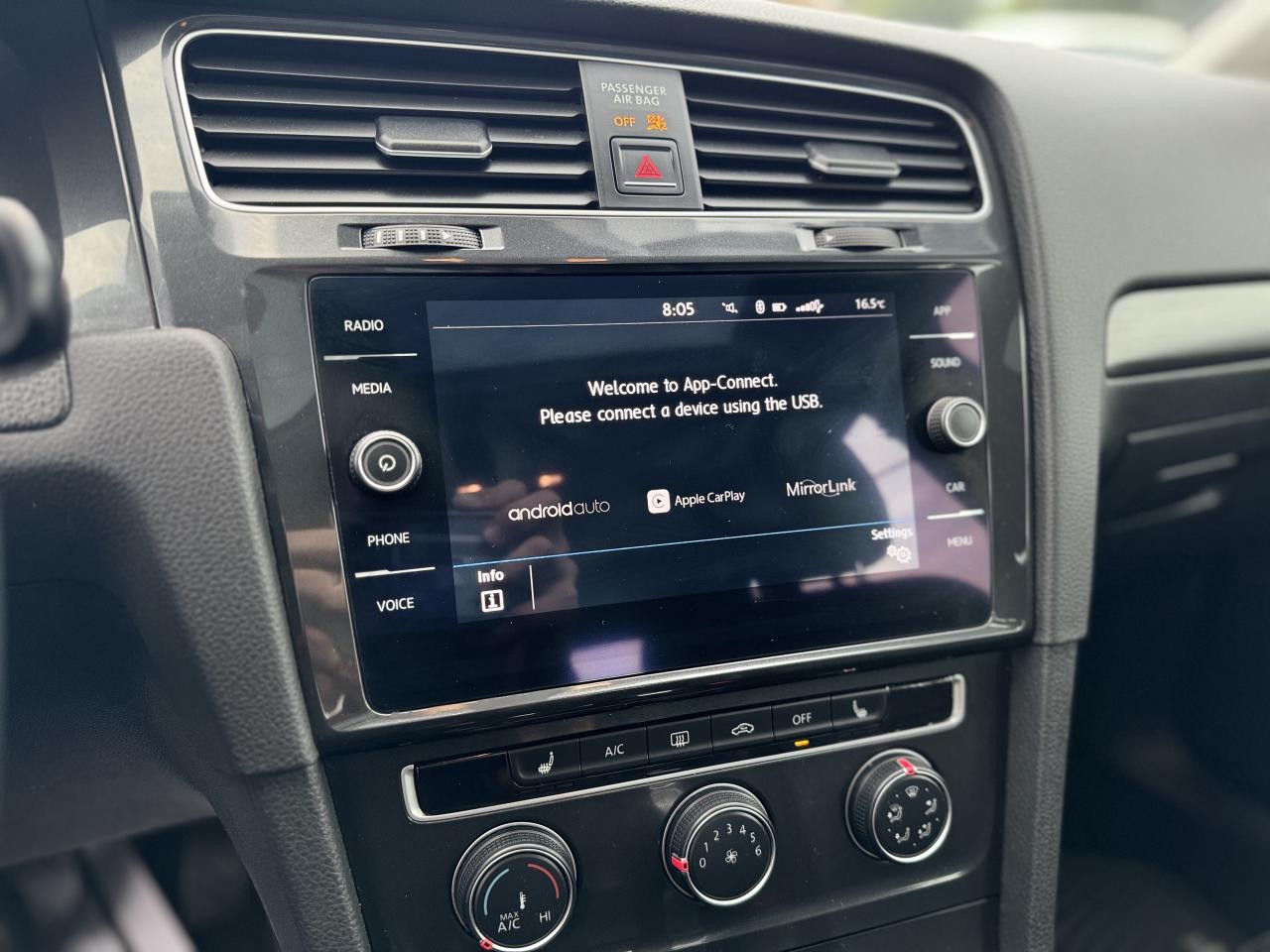 2018 Volkswagen Golf LED LIGHTS   Leather Seats! Photo