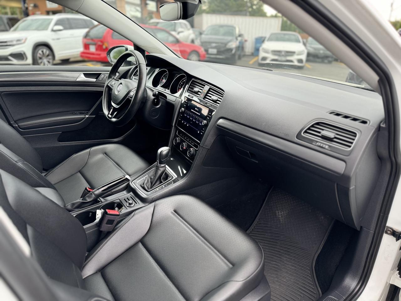 2018 Volkswagen Golf LED LIGHTS   Leather Seats! Photo