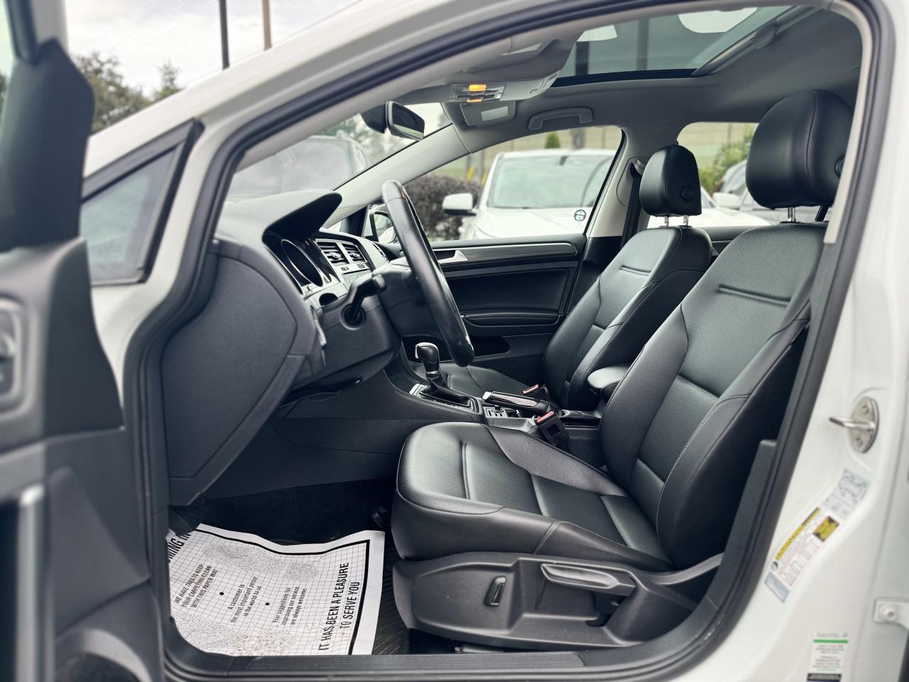 2018 Volkswagen Golf LED LIGHTS   Leather Seats! Photo