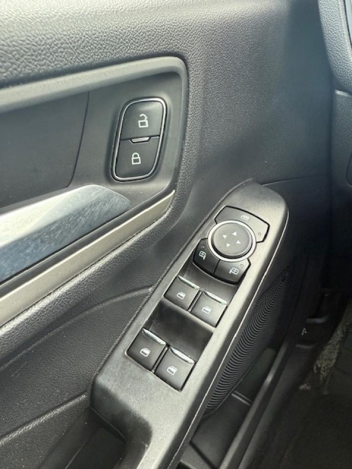 2021 Ford Escape SE Hybrid AWD. wholesale priced to the public Photo