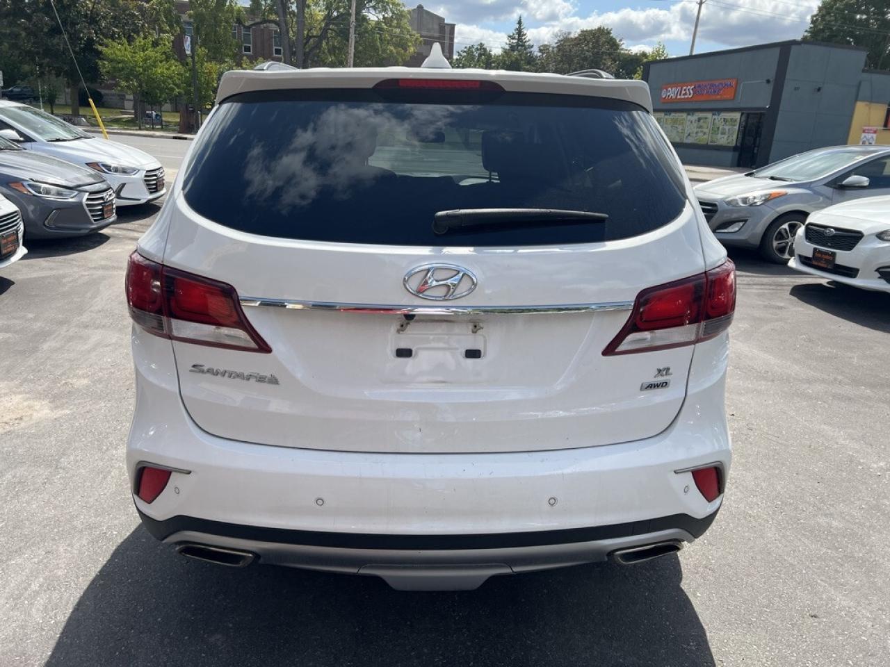 2017 Hyundai Santa Fe XL All-wheel Drive 4dr Luxury Photo