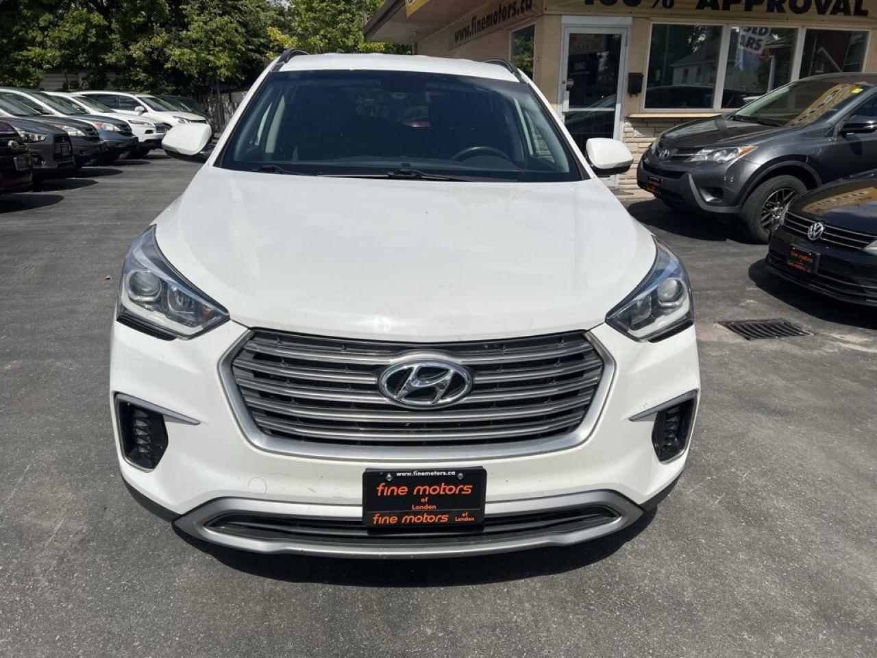 2017 Hyundai Santa Fe XL All-wheel Drive 4dr Luxury Photo