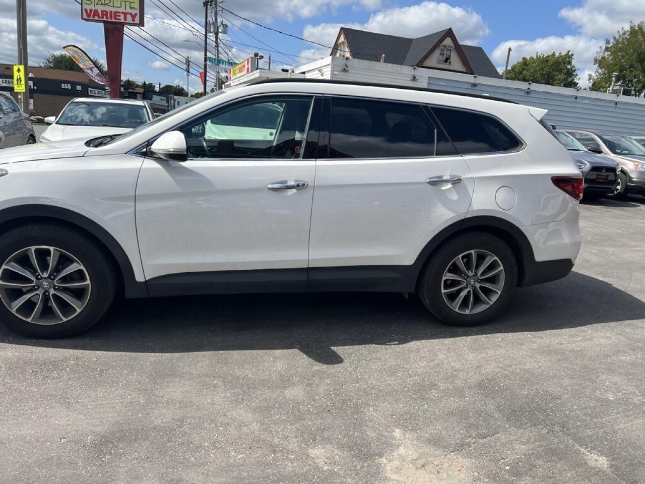 2017 Hyundai Santa Fe XL All-wheel Drive 4dr Luxury Photo