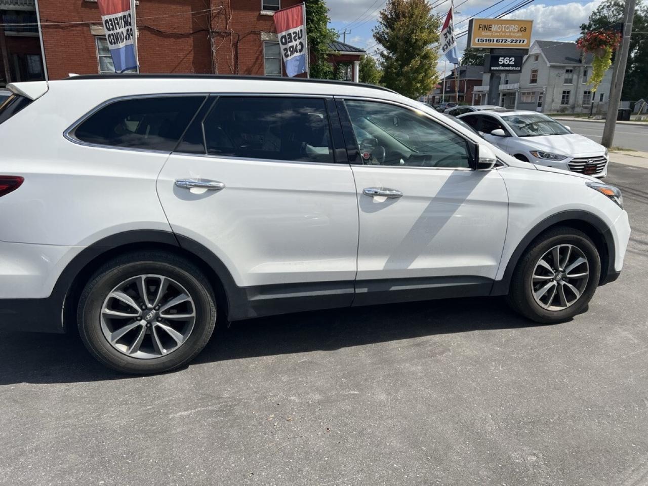 2017 Hyundai Santa Fe XL All-wheel Drive 4dr Luxury Photo