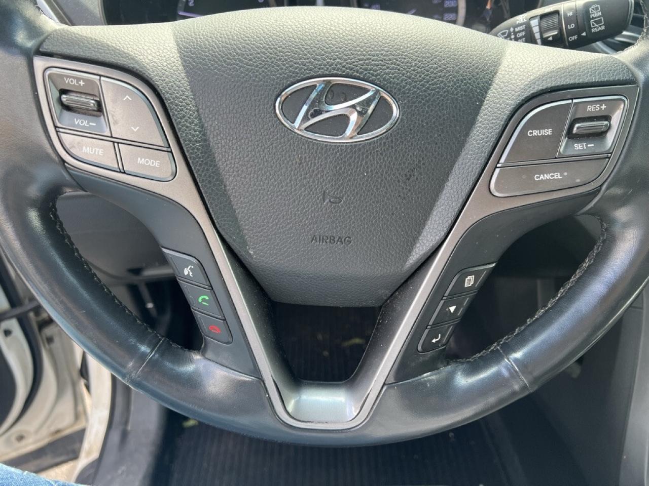 2017 Hyundai Santa Fe XL All-wheel Drive 4dr Luxury Photo