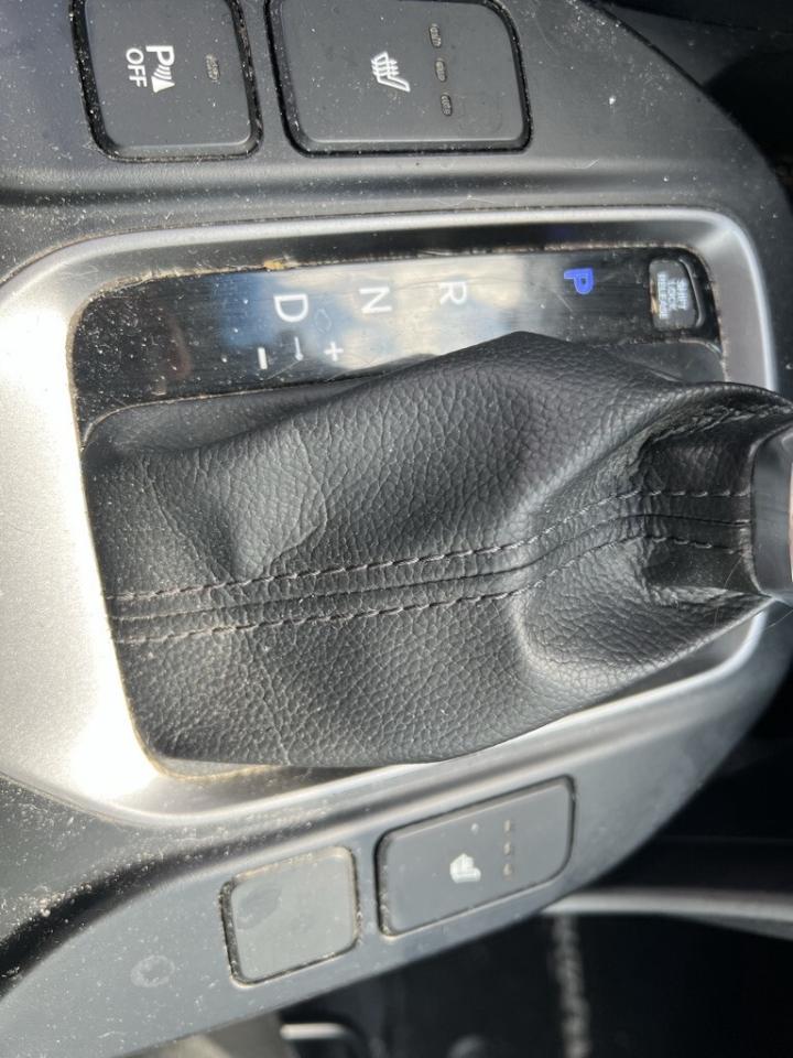 2017 Hyundai Santa Fe XL All-wheel Drive 4dr Luxury Photo