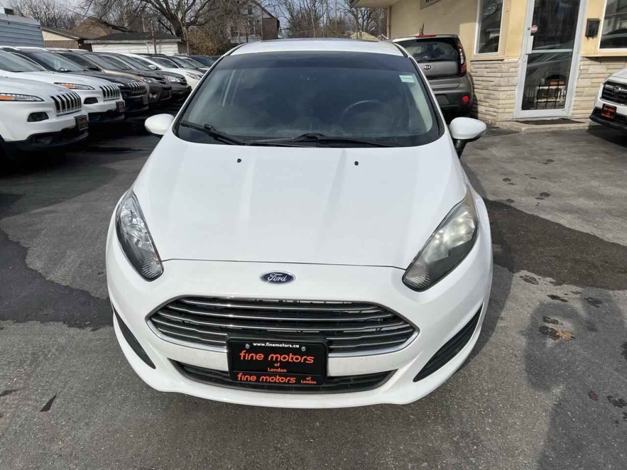 2015 Ford Fiesta SE 4dr Sedan Automatic Photo