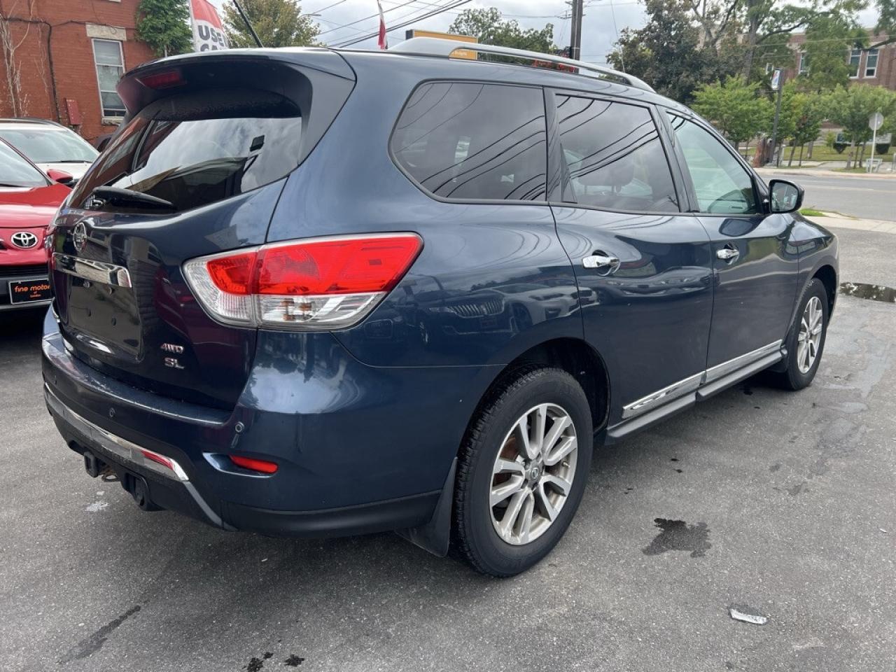 2014 Nissan Pathfinder SL 4dr 4WD CVT Photo