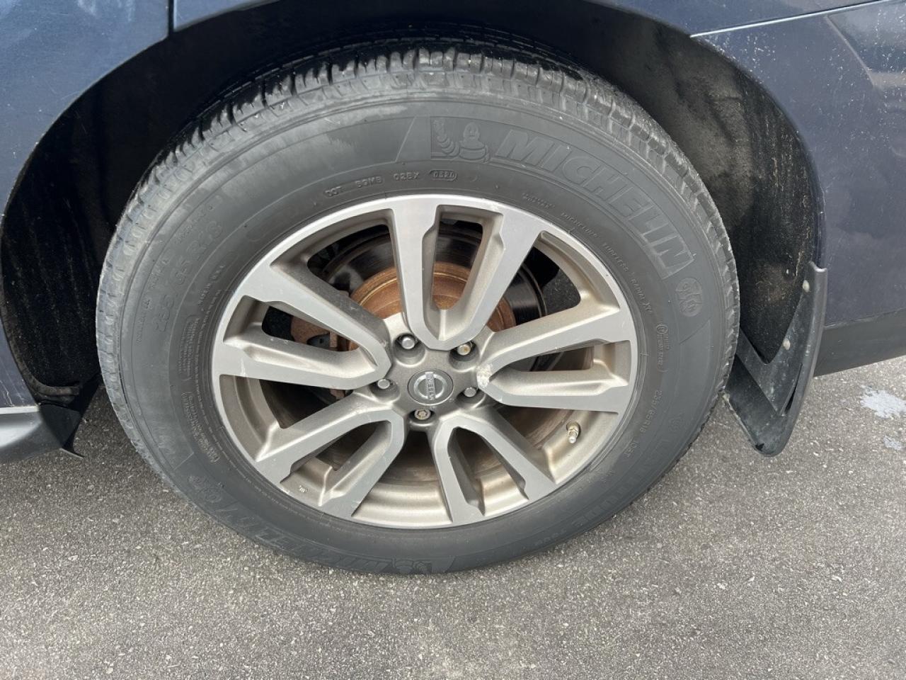 2014 Nissan Pathfinder SL 4dr 4WD CVT Photo