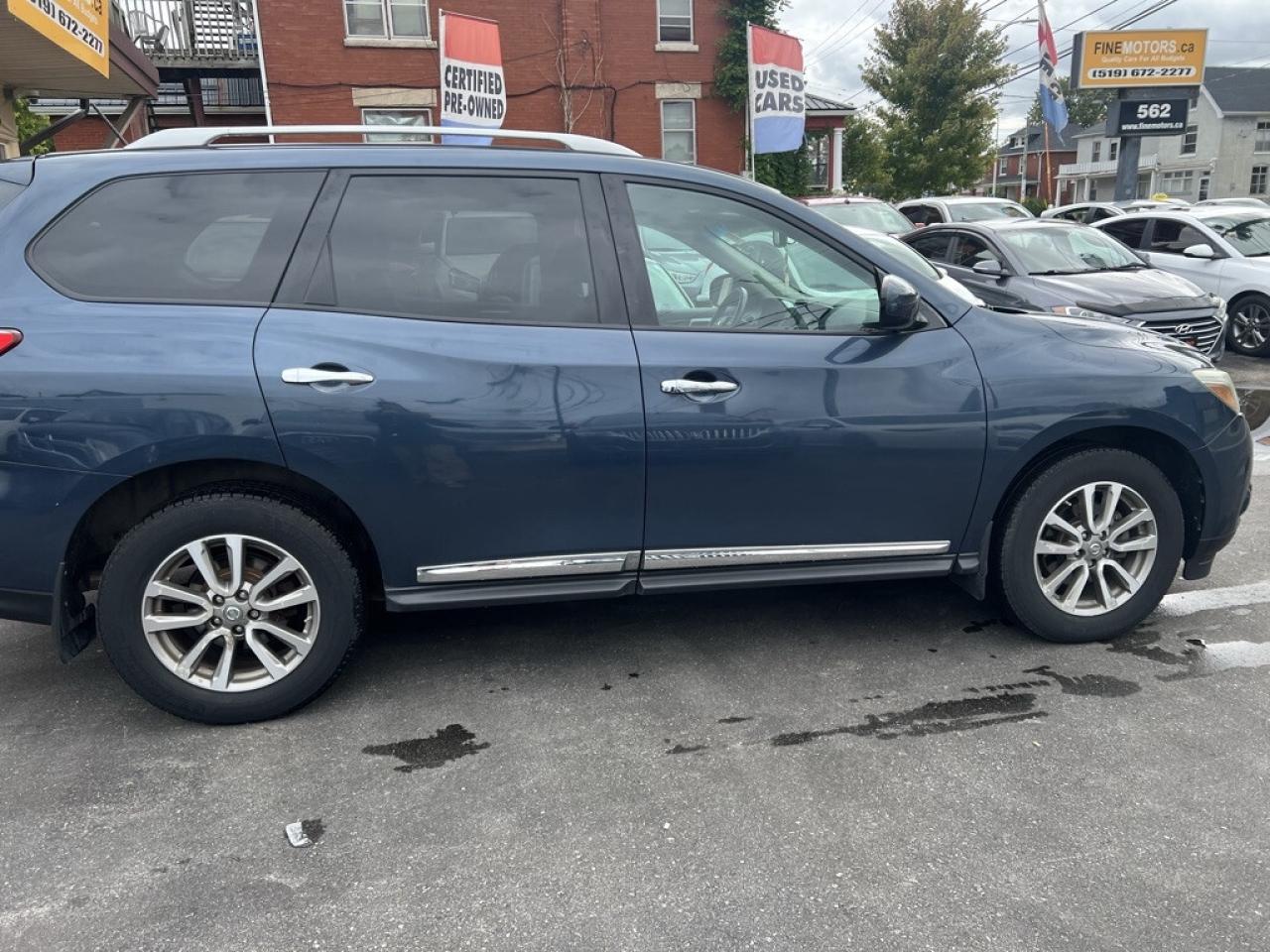 2014 Nissan Pathfinder SL 4dr 4WD CVT Photo