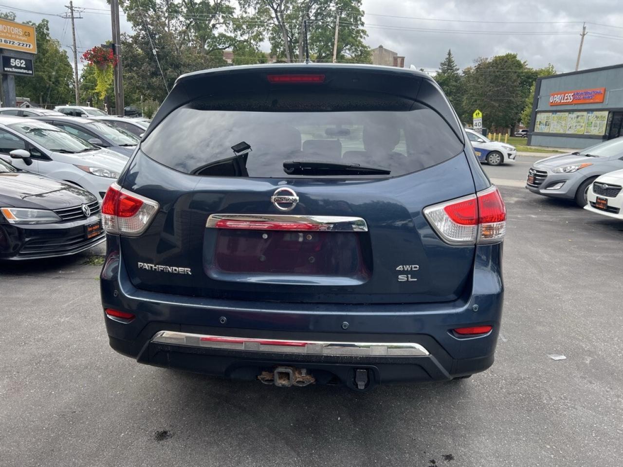 2014 Nissan Pathfinder SL 4dr 4WD CVT Photo