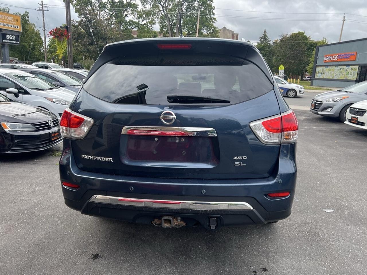 2014 Nissan Pathfinder SL 4dr 4WD CVT Photo