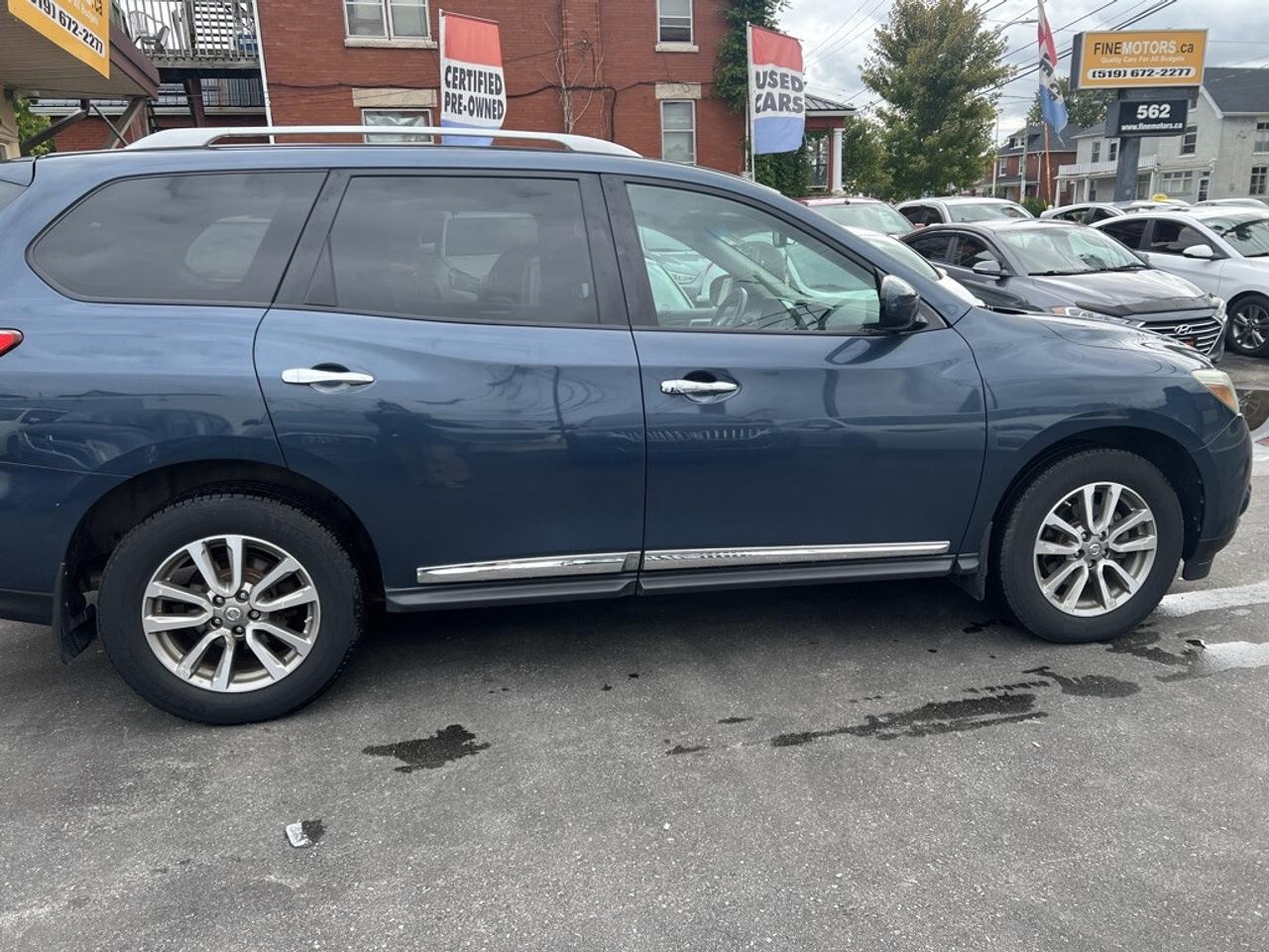 2014 Nissan Pathfinder SL 4dr 4WD CVT Photo