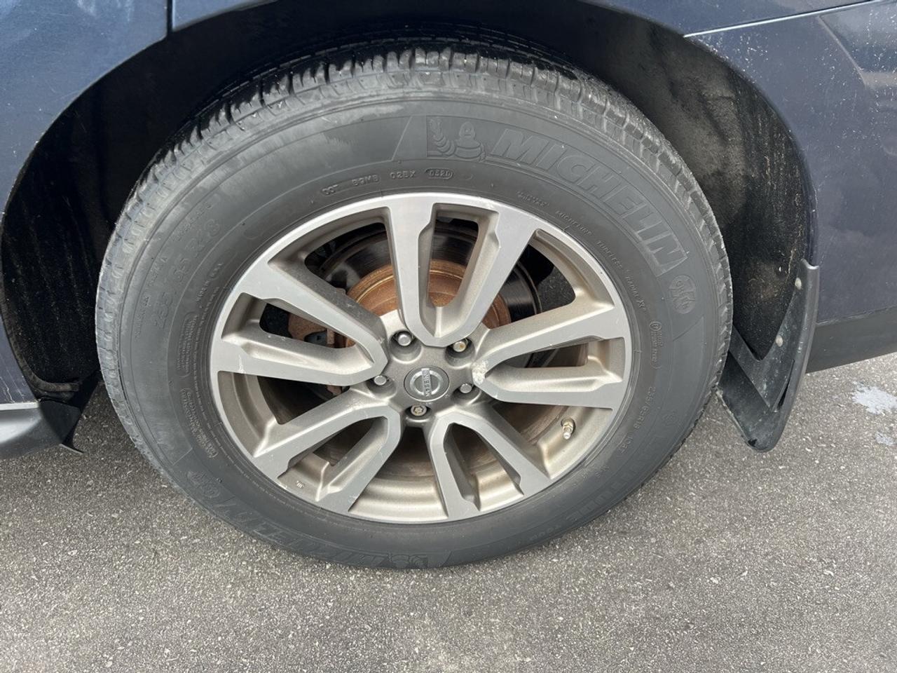 2014 Nissan Pathfinder SL 4dr 4WD CVT Photo