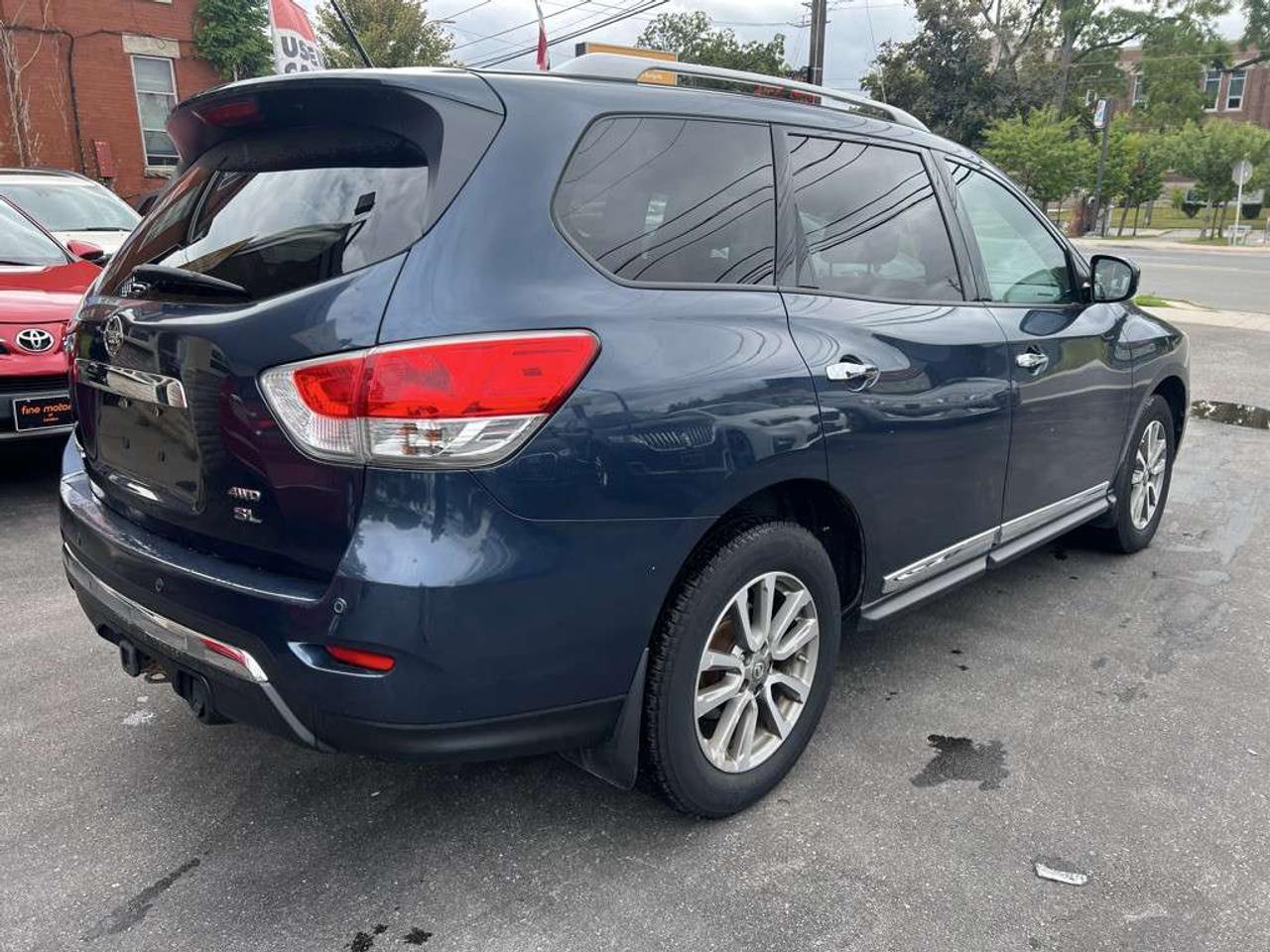 2014 Nissan Pathfinder SL 4dr 4WD CVT Photo