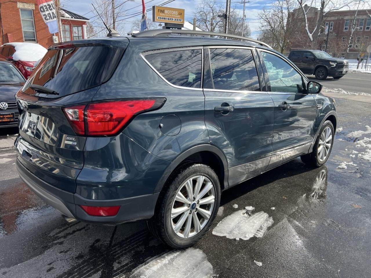 2019 Ford Escape SEL 4dr 4x4 Automatic Photo4