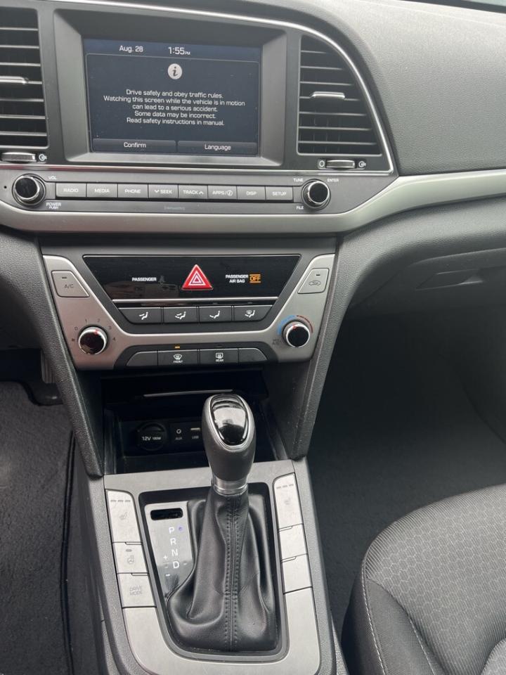 2017 Hyundai Elantra GT 5dr Sedan  Automatic GL Photo