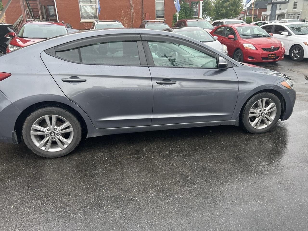 2017 Hyundai Elantra GT 5dr Sedan  Automatic GL Photo