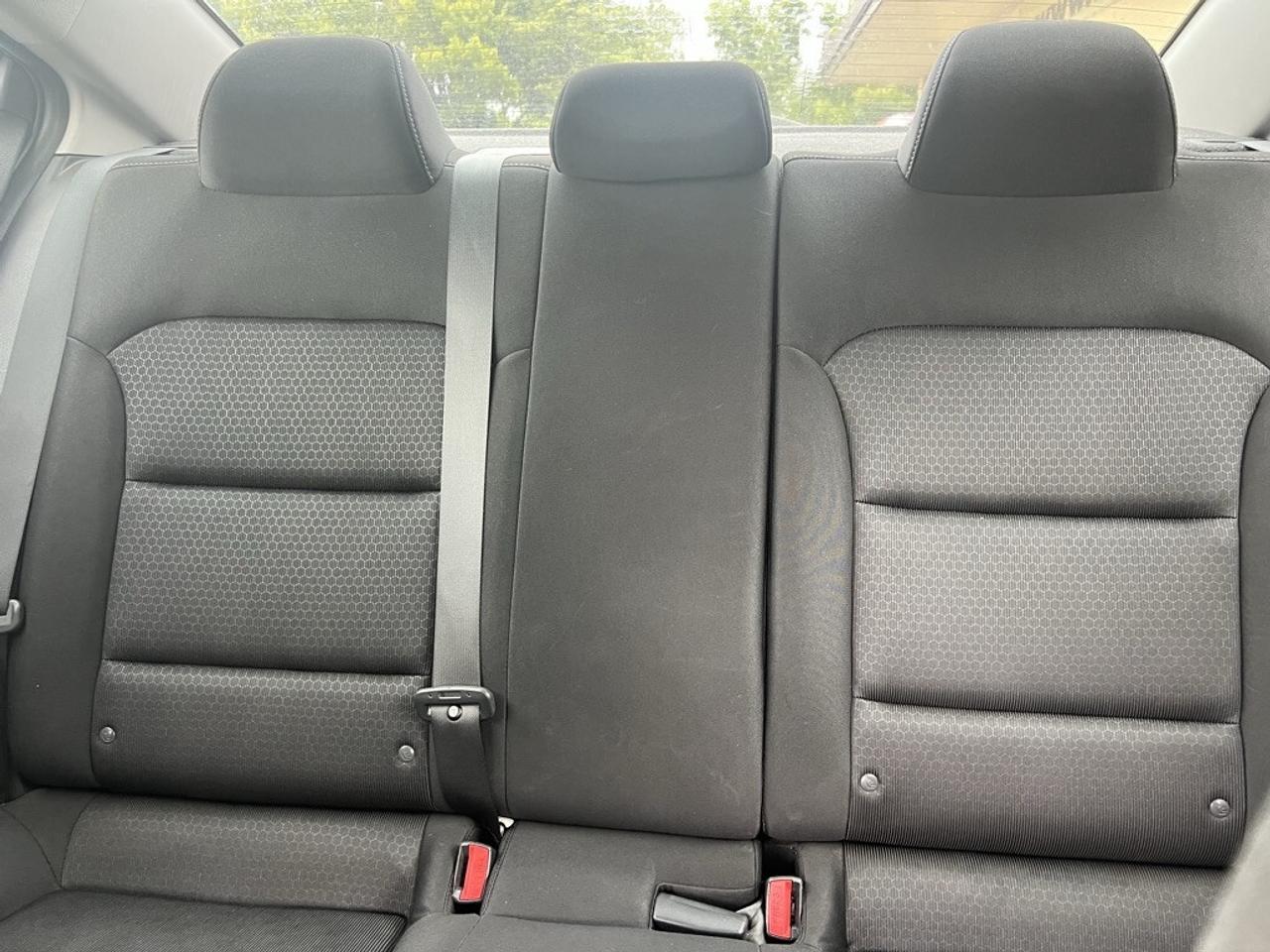 2017 Hyundai Elantra GT 5dr Sedan  Automatic GL Photo