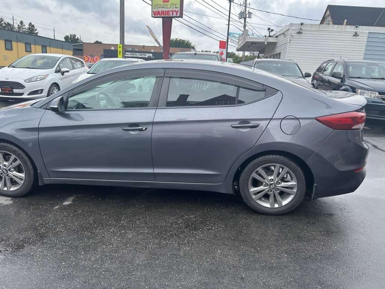 2017 Hyundai Elantra 5dr Sedan  Automatic GL Photo