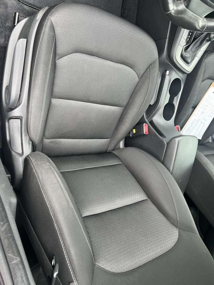 2017 Hyundai Elantra 5dr Sedan  Automatic GL Photo