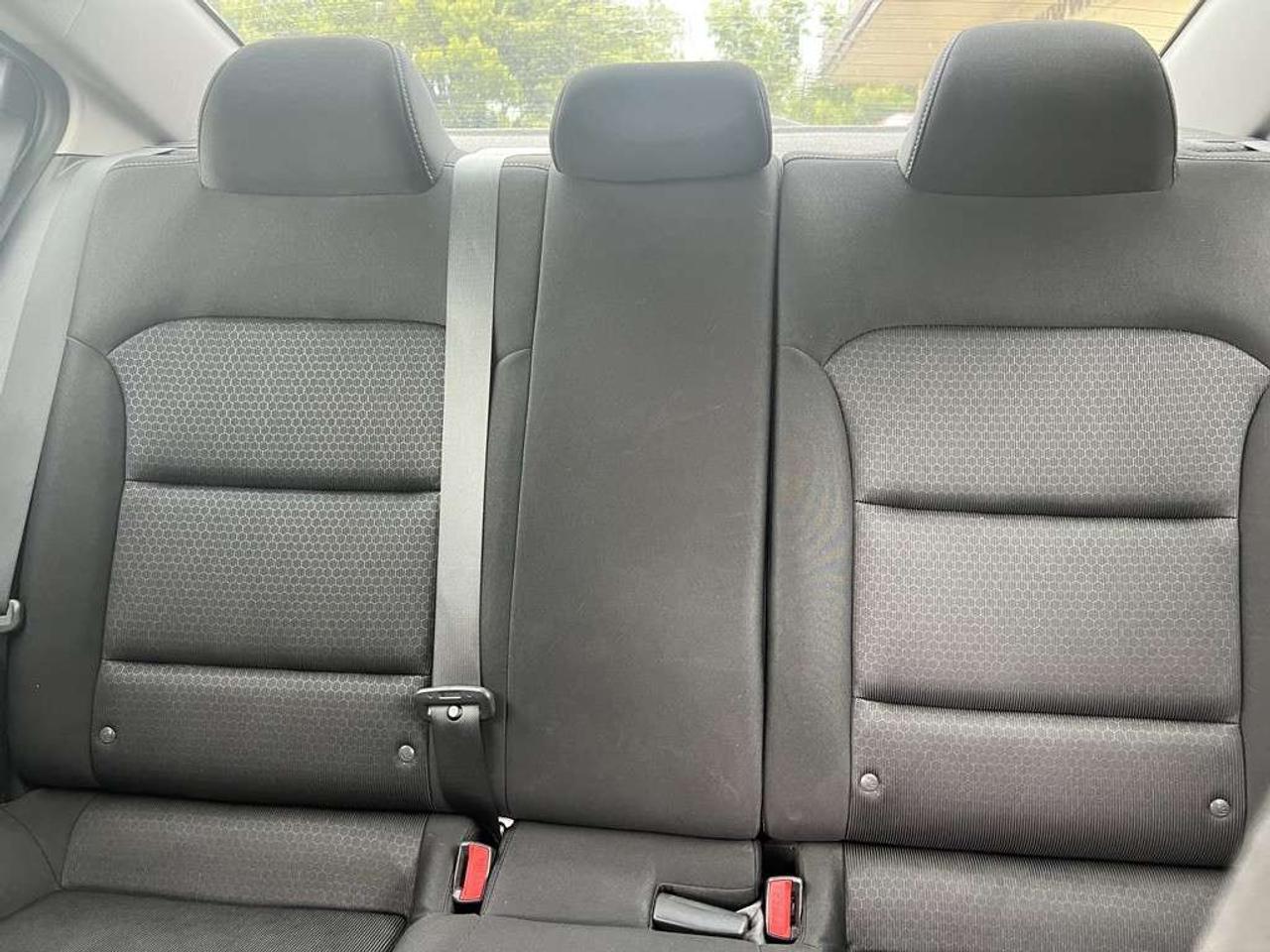 2017 Hyundai Elantra 5dr Sedan  Automatic GL Photo