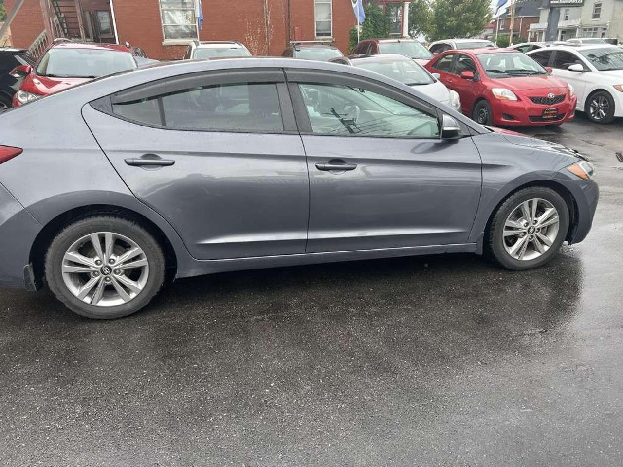 2017 Hyundai Elantra 5dr Sedan  Automatic GL Photo
