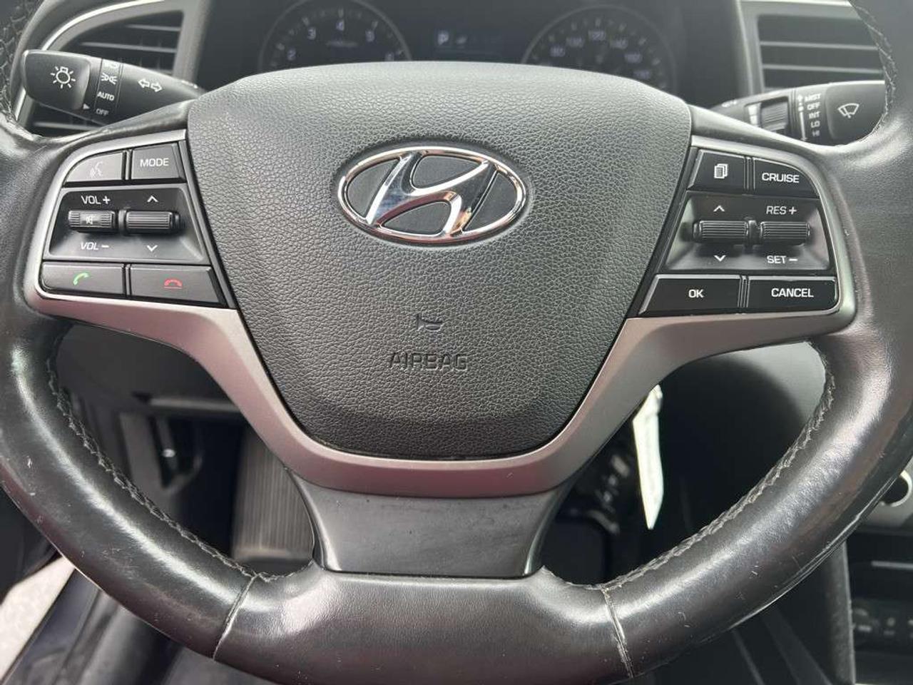 2017 Hyundai Elantra 5dr Sedan  Automatic GL Photo