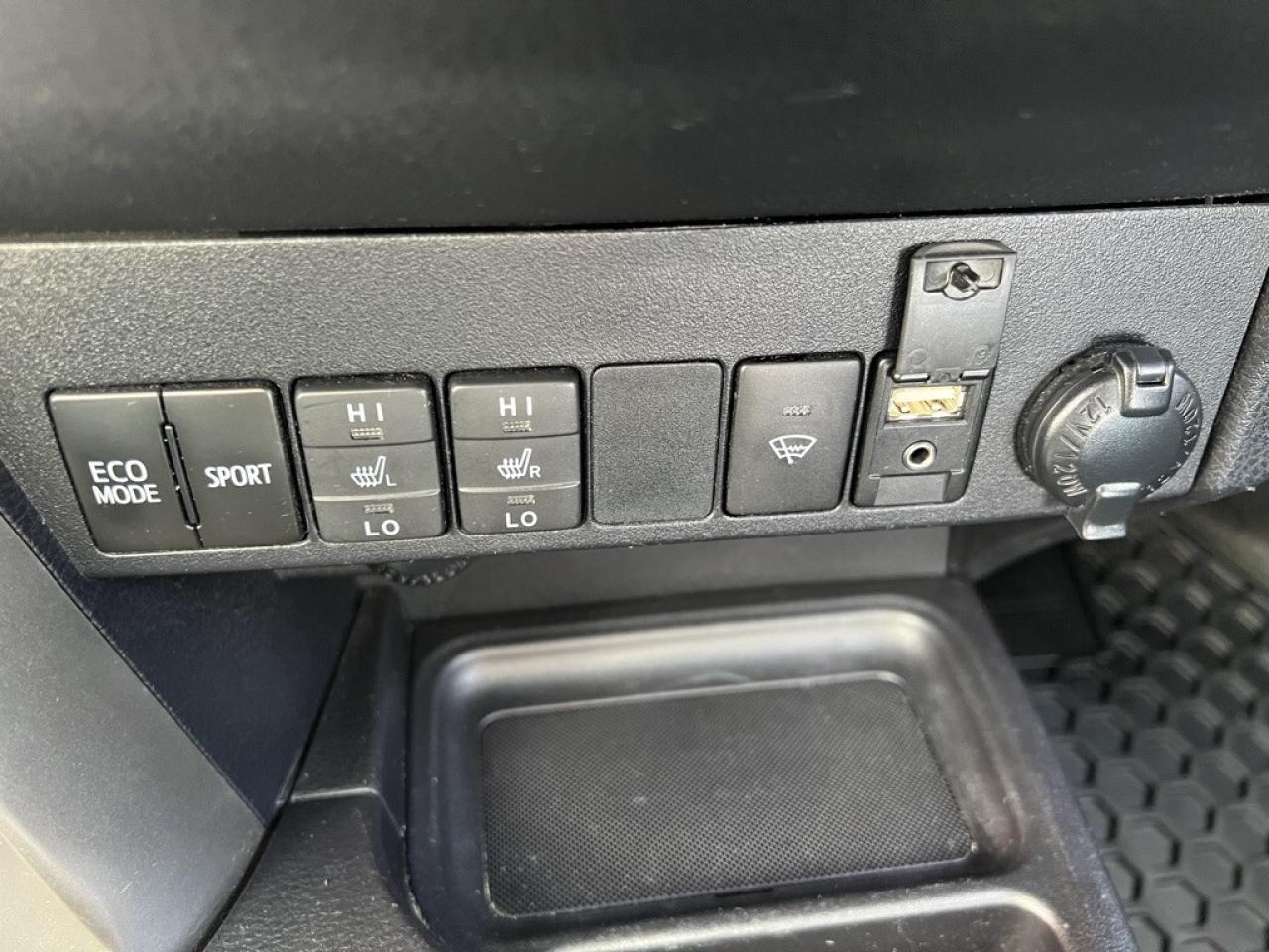 2015 Toyota RAV4 XLE 4dr Front-wheel Drive Automatic Photo