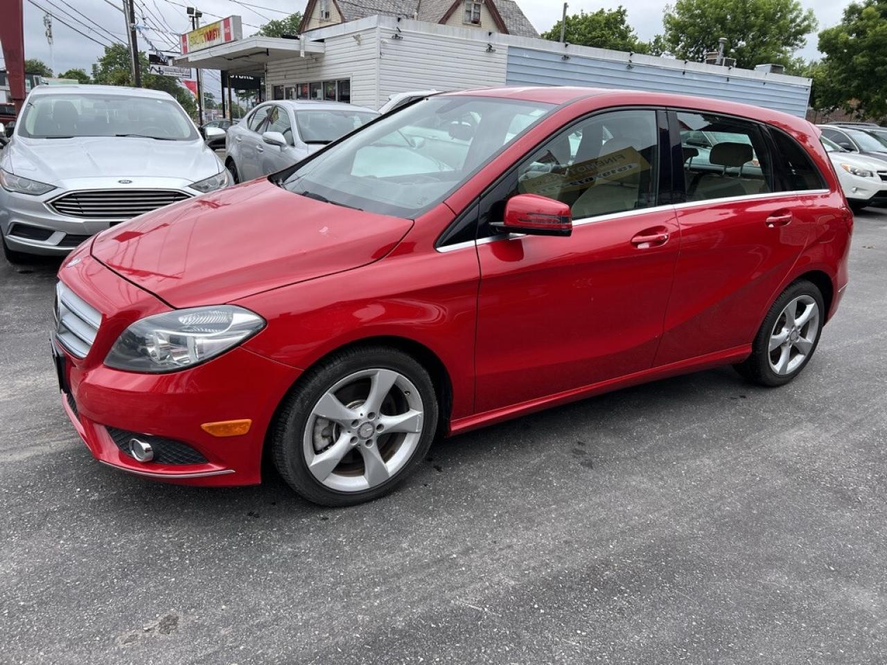 2014 Mercedes-Benz B-Class 4dr Hatchback B250 Sports Tourer Photo