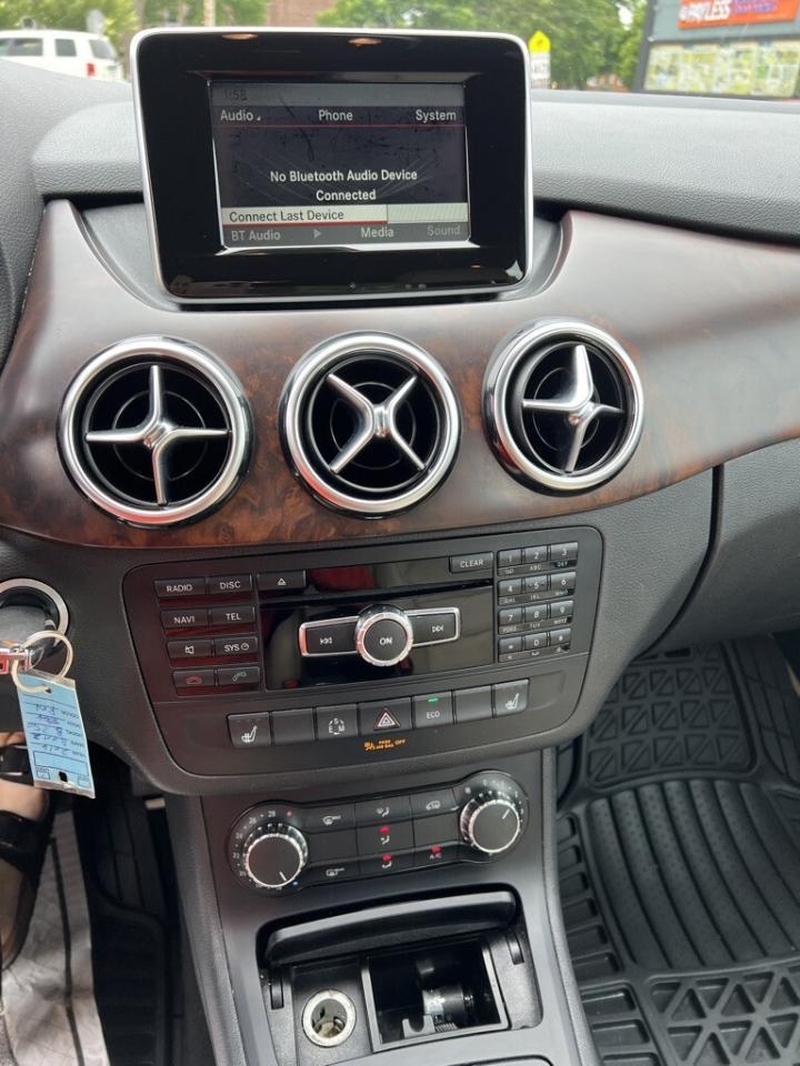 2014 Mercedes-Benz B-Class 4dr Hatchback B250 Sports Tourer Photo