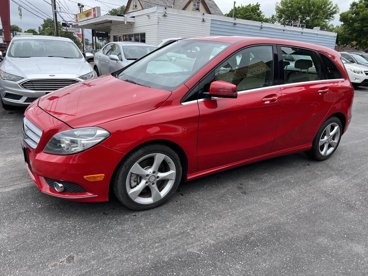 2014 Mercedes-Benz B-Class 4dr Hatchback B250 Sports Tourer Photo