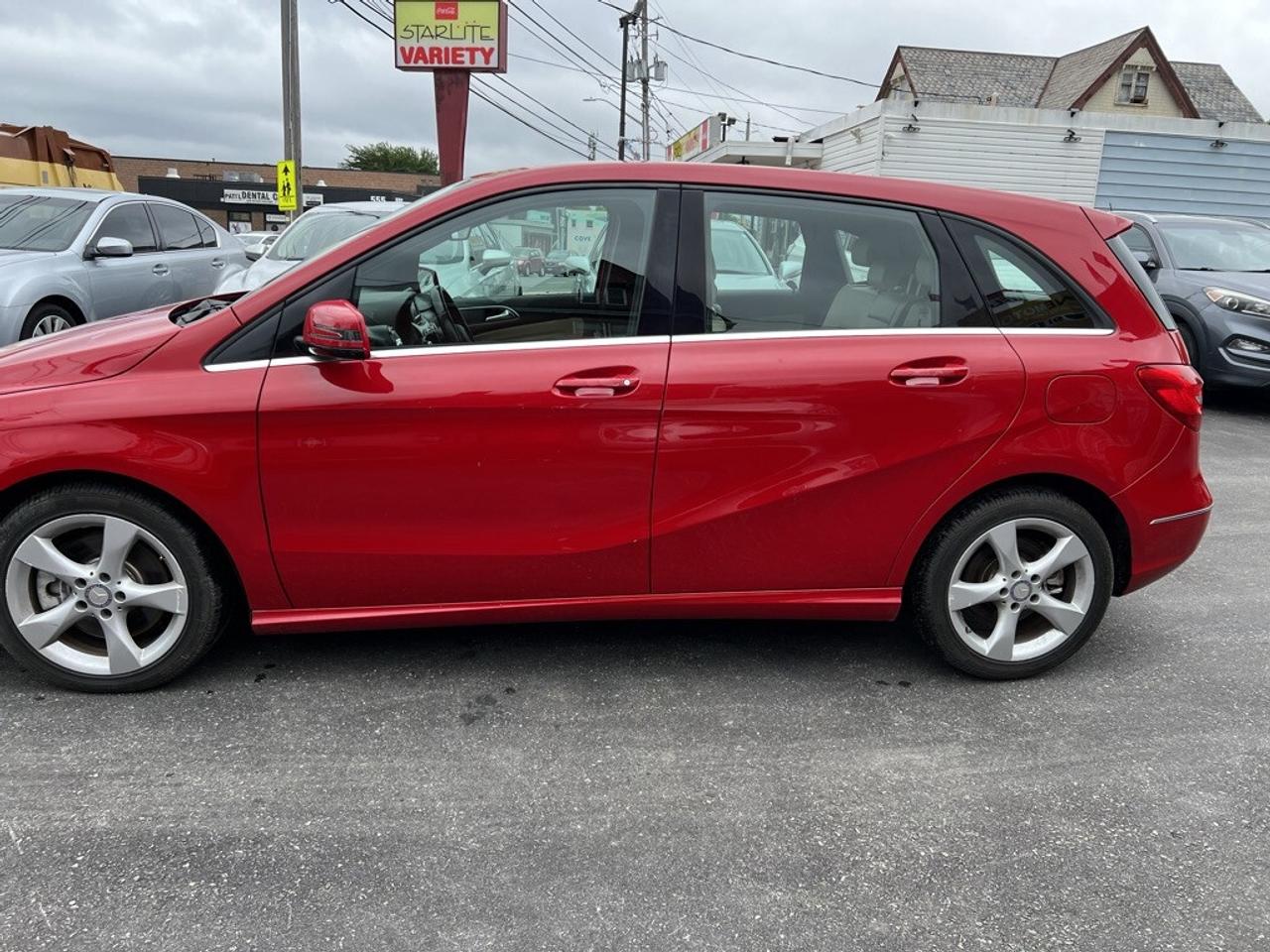 2014 Mercedes-Benz B-Class 4dr Hatchback B250 Sports Tourer Photo
