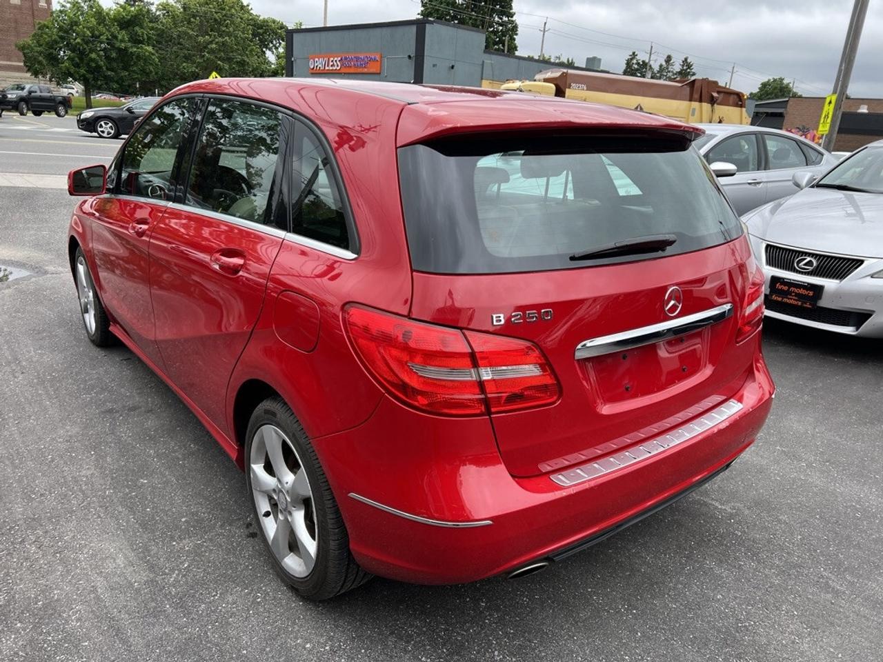 2014 Mercedes-Benz B-Class 4dr Hatchback B250 Sports Tourer Photo