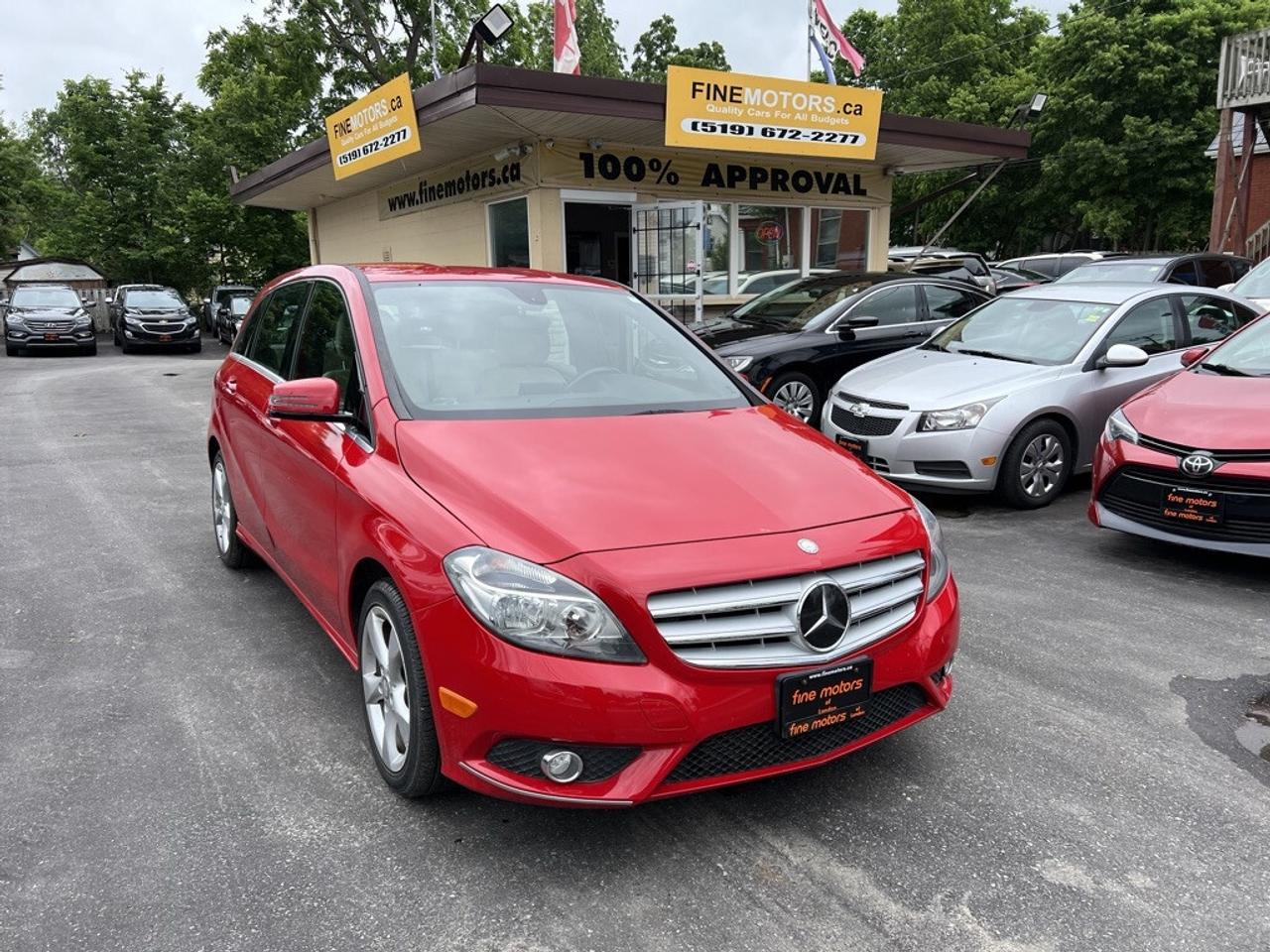 2014 Mercedes-Benz B-Class 4dr Hatchback B250 Sports Tourer Photo0