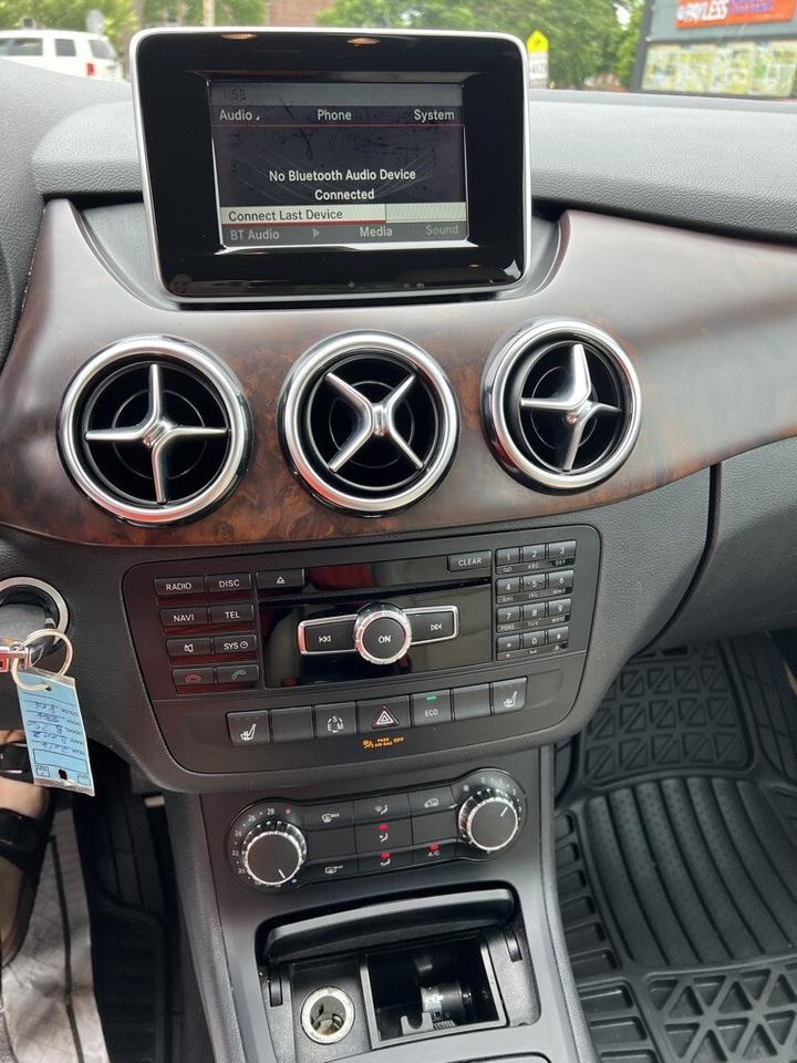 2014 Mercedes-Benz B-Class 4dr Hatchback B250 Sports Tourer Photo