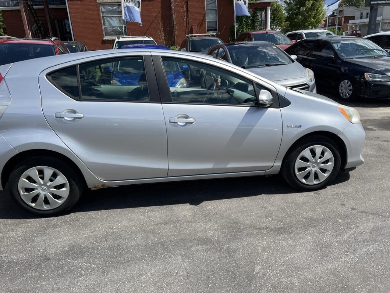 2012 Toyota Prius c 5dr Hatchback Technology Photo