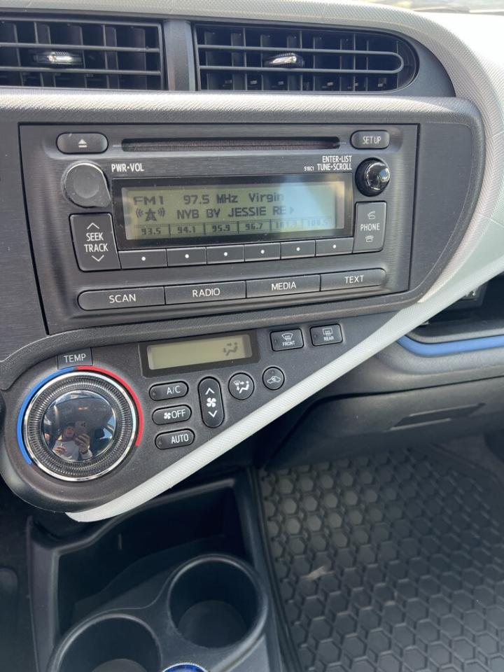 2012 Toyota Prius c 5dr Hatchback Technology Photo