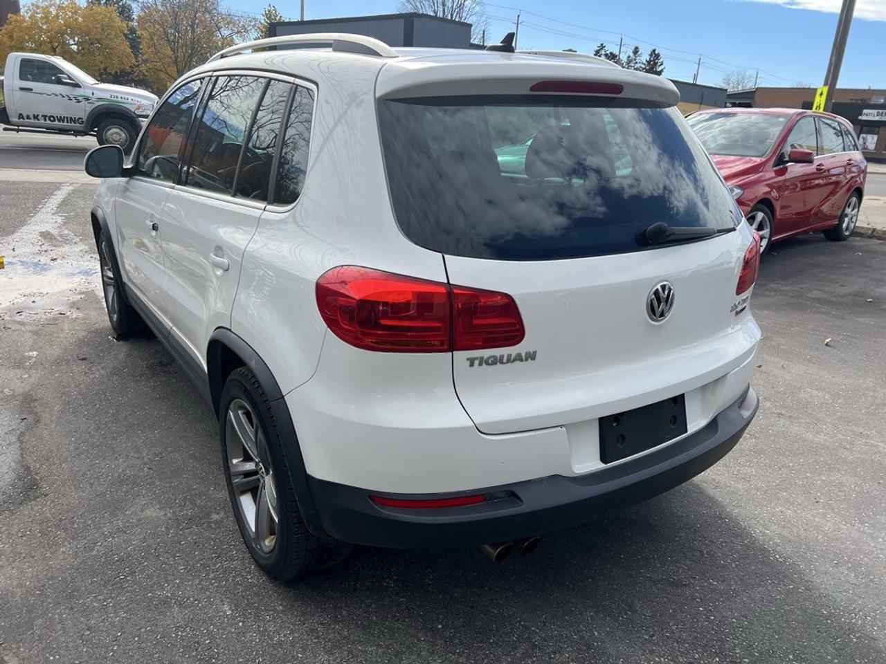 2017 Volkswagen Tiguan 4MOTION 4dr Highline Photo4