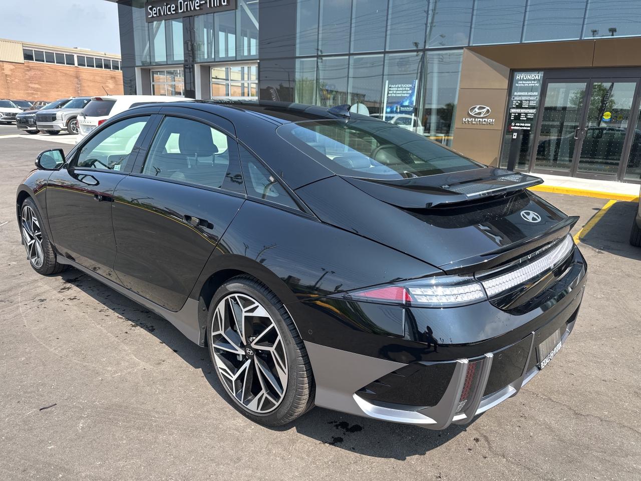 2024 Hyundai IONIQ 6 Preferred AWD Long Range w-Ultimate Pkg Photo4