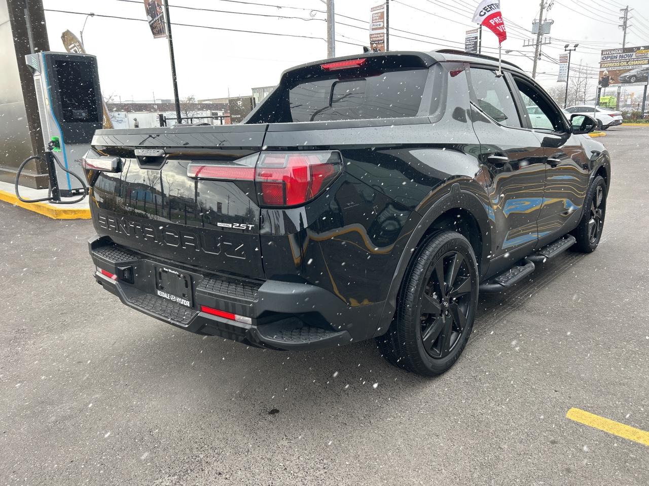 2023 Hyundai Santa Cruz Ultimate AWD wColour Pkg   Starting from 5.29% OAC Photo4