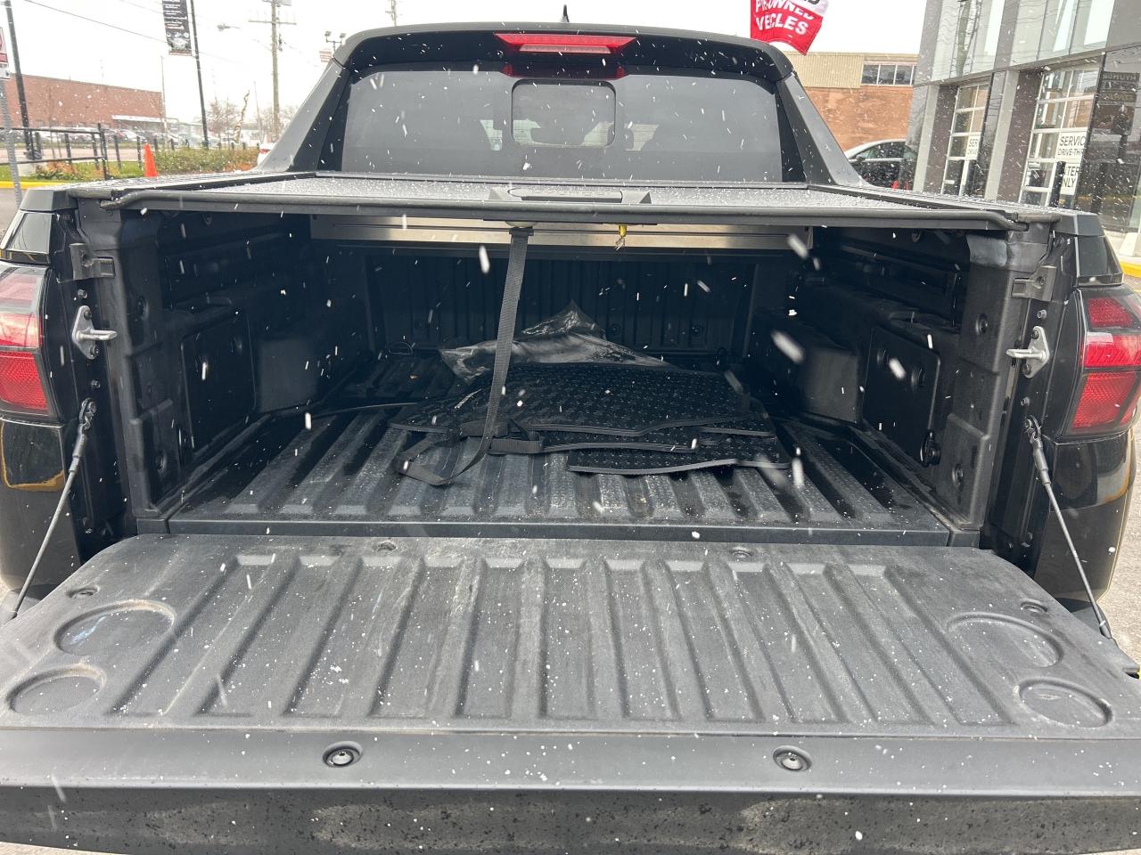 2023 Hyundai Santa Cruz Ultimate AWD wColour Pkg   Starting from 5.29% OAC Photo