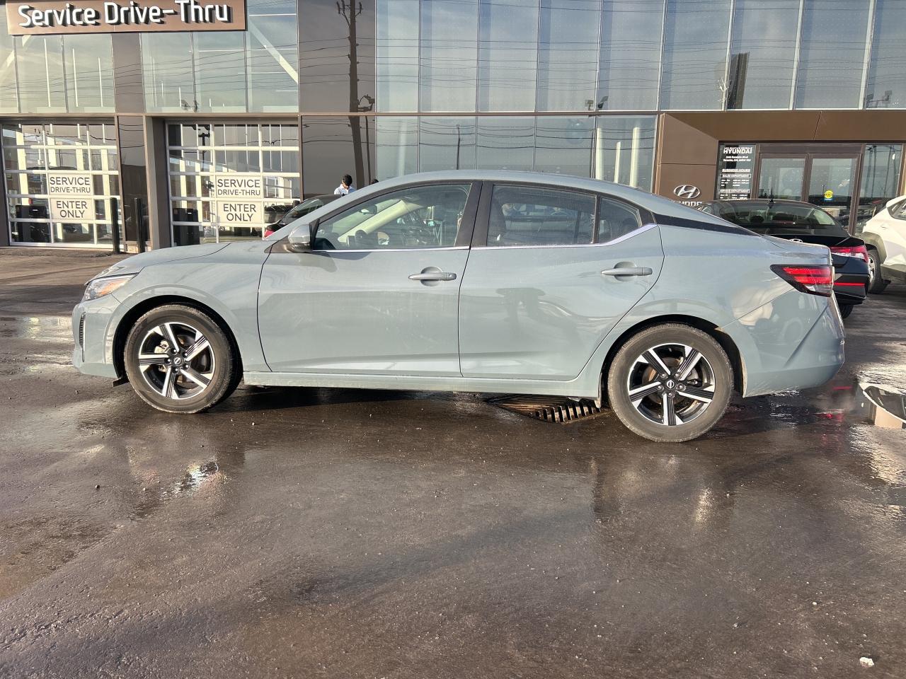 2024 Nissan Sentra SV CVT Photo