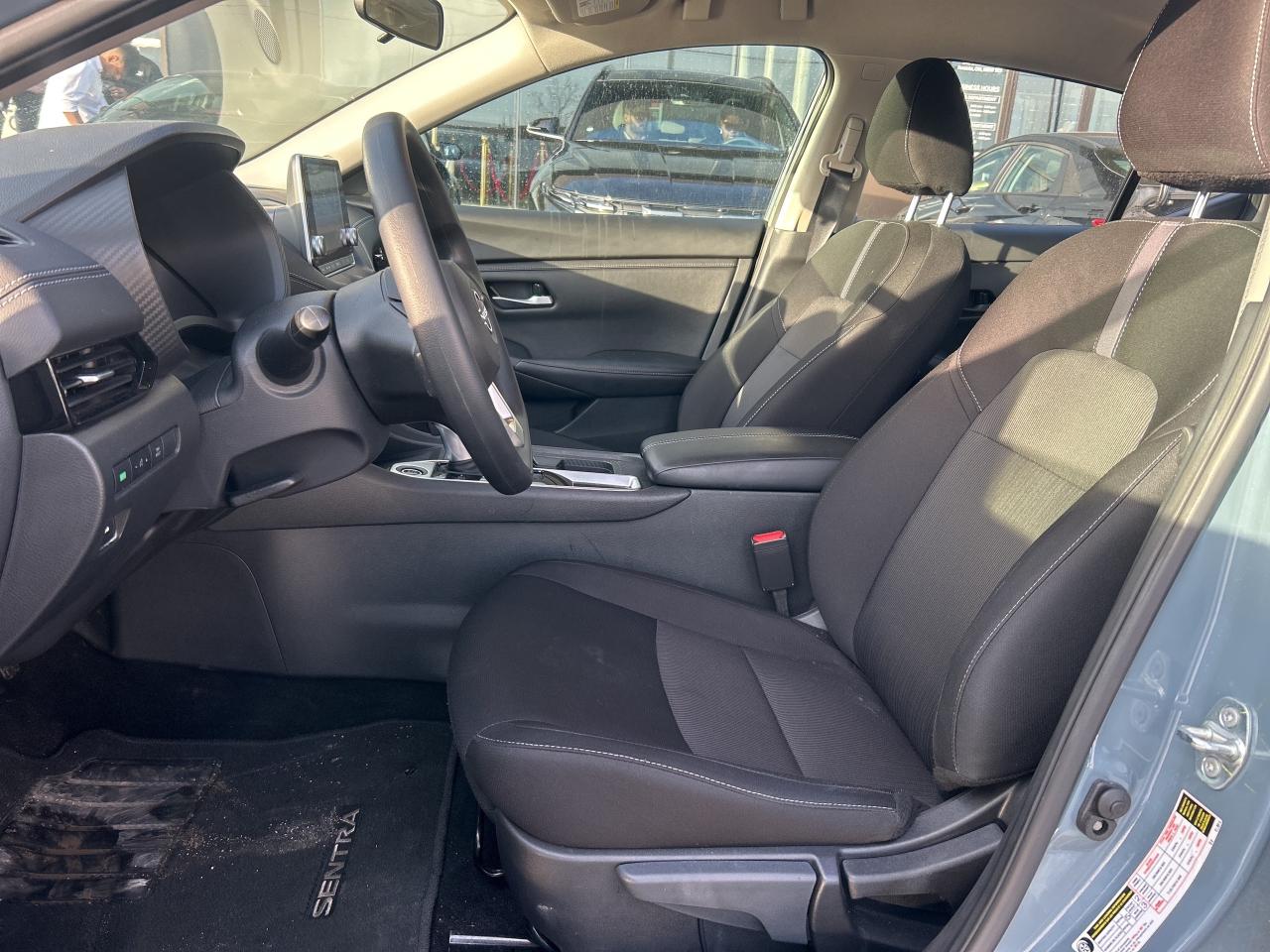 2024 Nissan Sentra SV CVT Photo