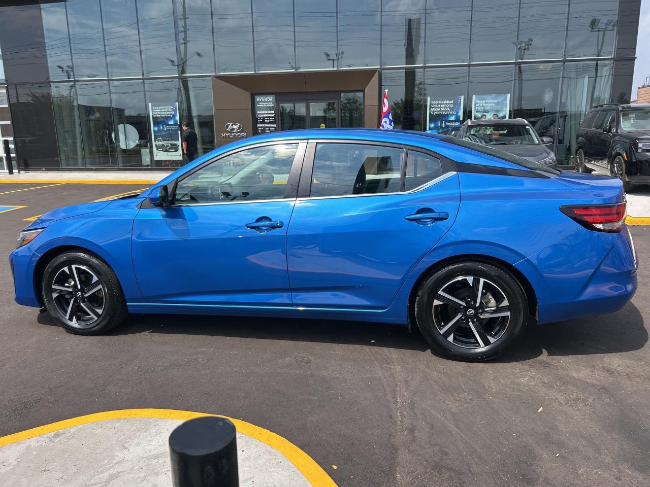 2024 Nissan Sentra SV CVT Photo