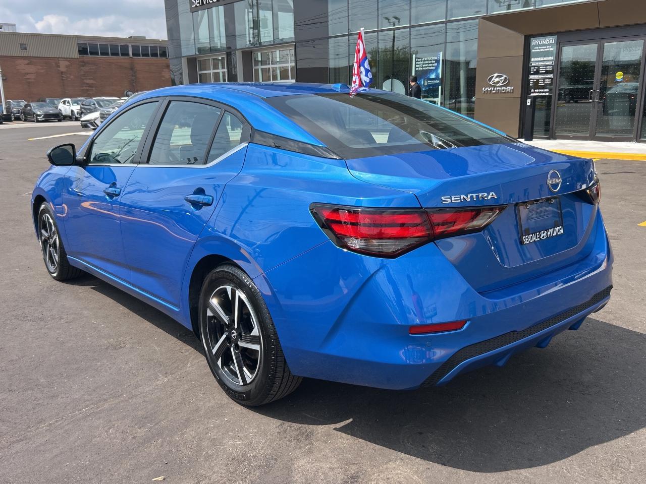 2024 Nissan Sentra SV CVT Photo2