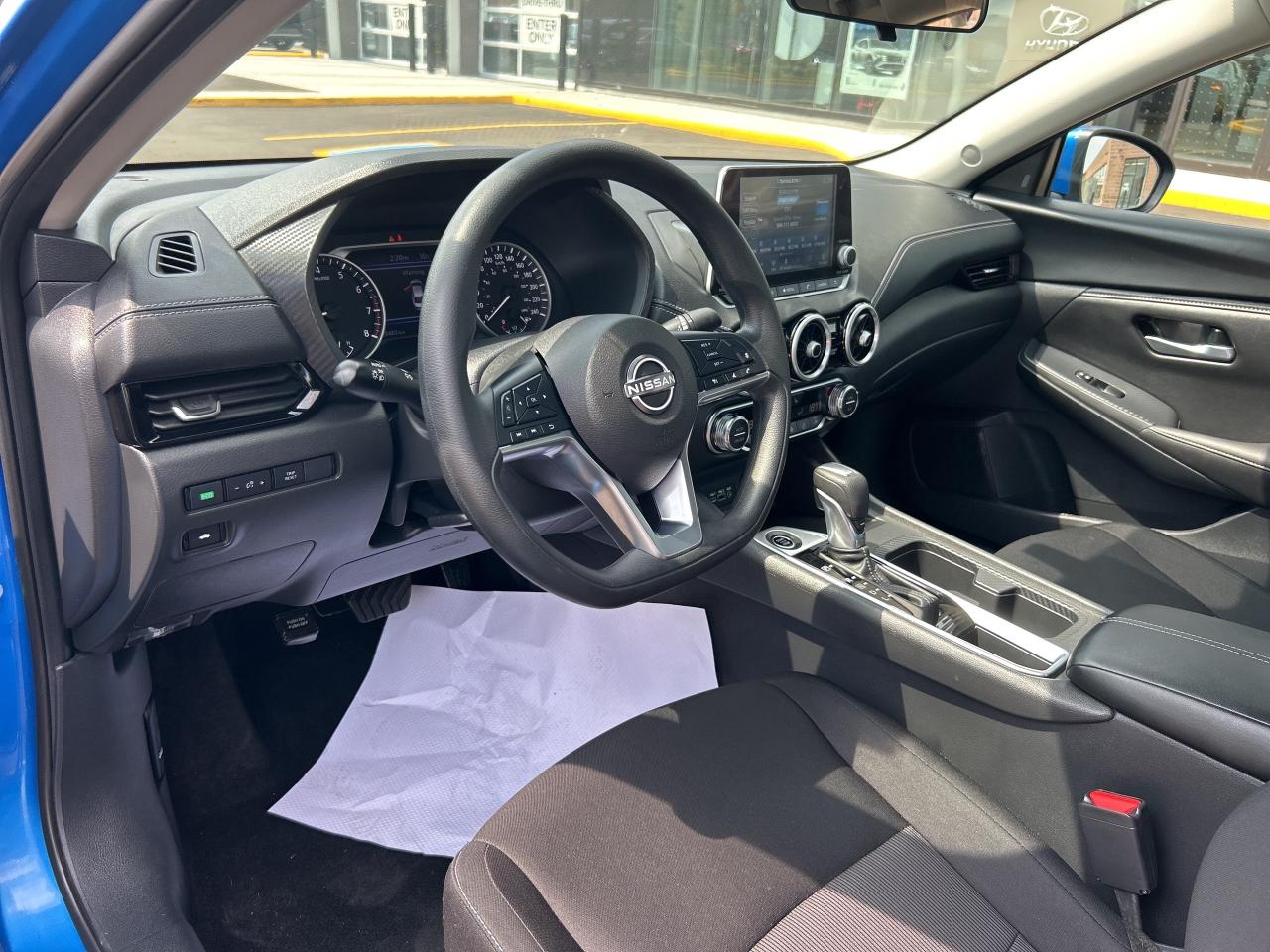 2024 Nissan Sentra SV CVT Photo