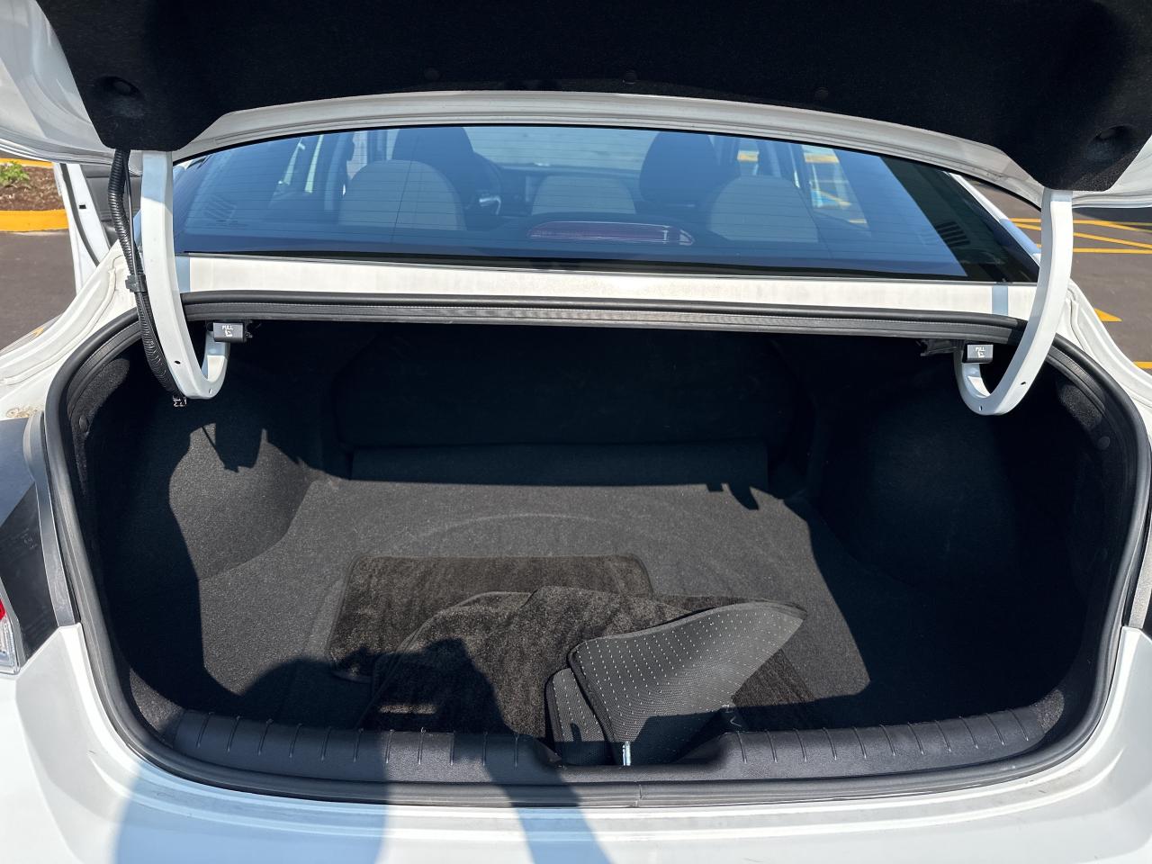 2024 Hyundai Elantra Preferred IVT   Starting from 4.49% OAC Photo