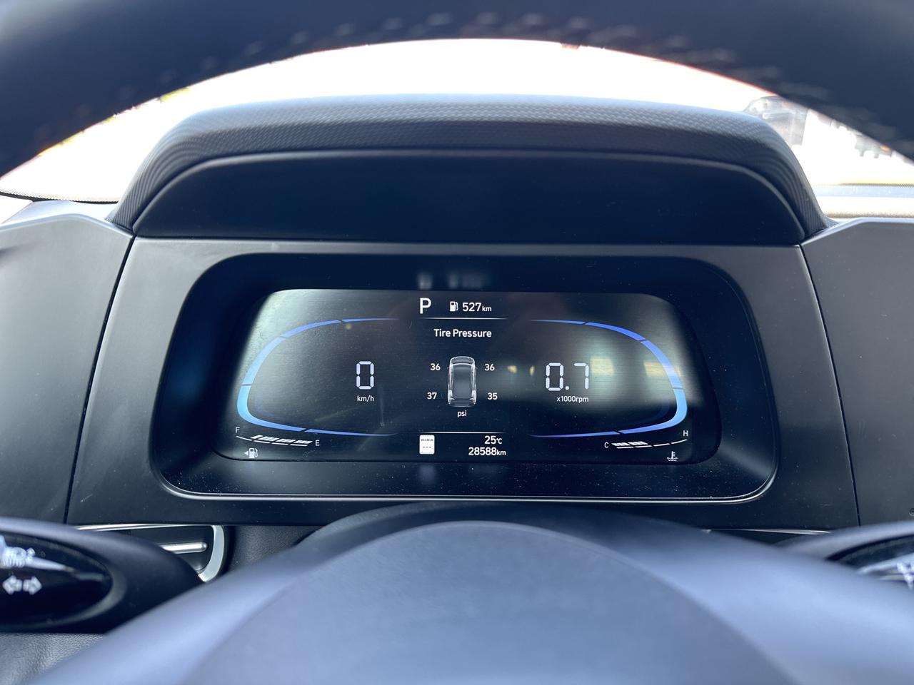 2024 Hyundai Elantra Preferred IVT   Starting from 4.69% OAC Photo