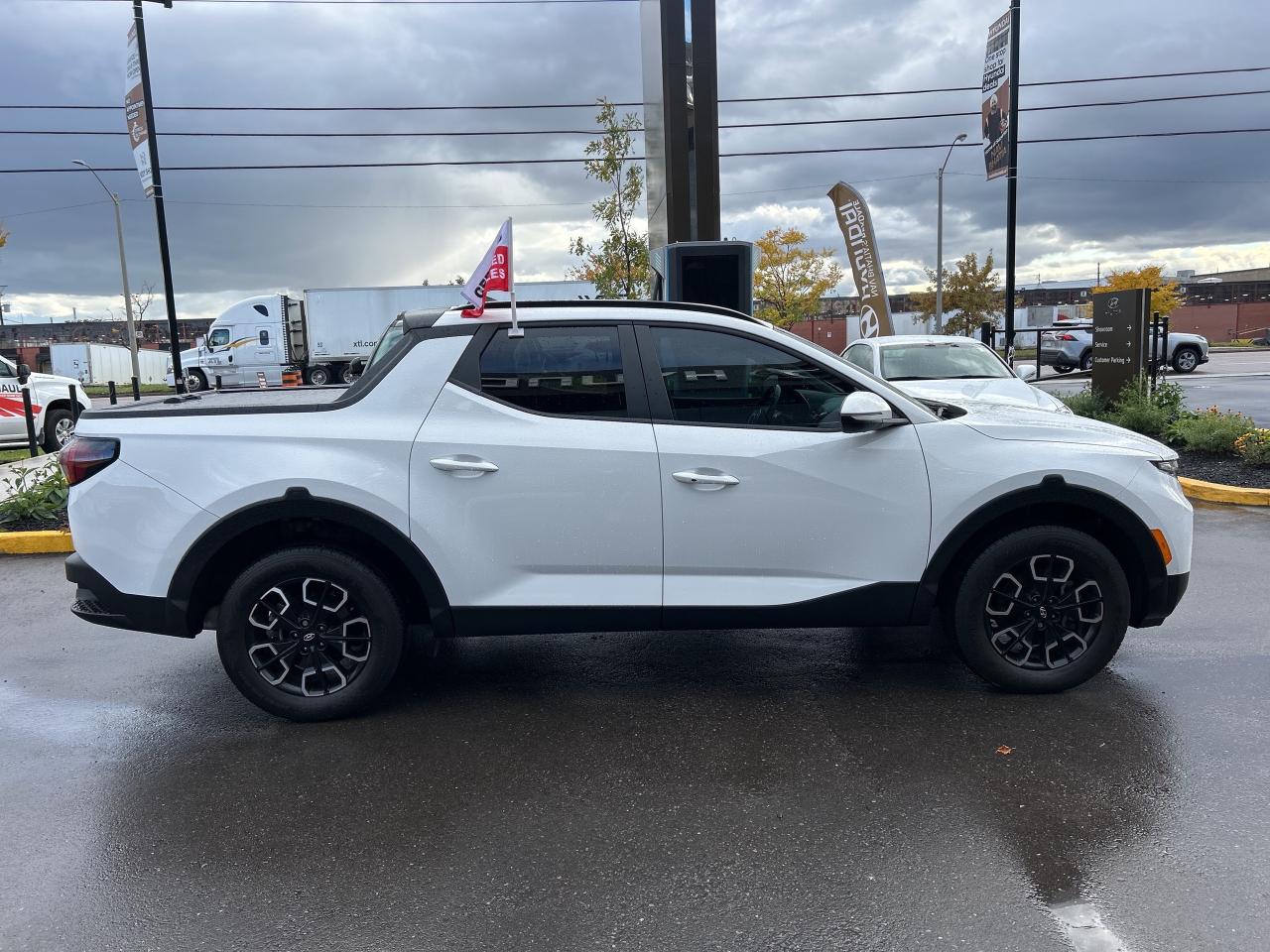 2023 Hyundai Santa Cruz Trend AWD   Starting from 5.29% OAC Photo